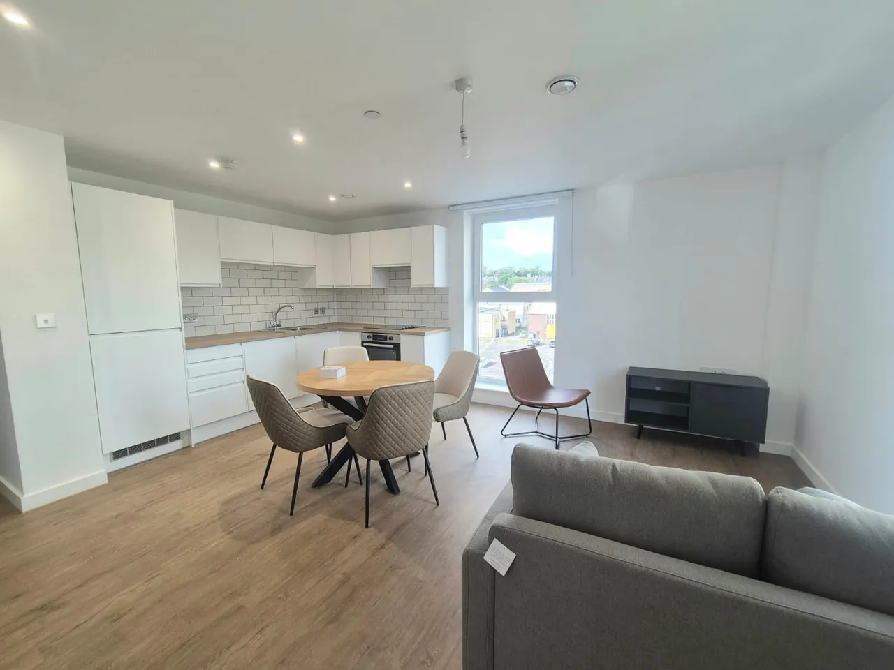 2 bed flat to rent — Cow Green, HALIFAX