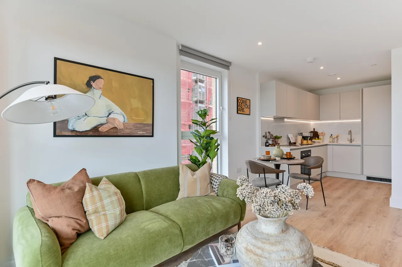 Flat 61 James Horlick House South, Refinery Square, London, photo 2
