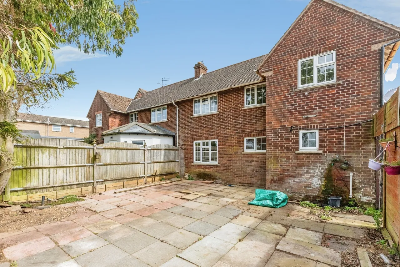 3 bed house for sale, Addington Road, Wellingborough, NN9