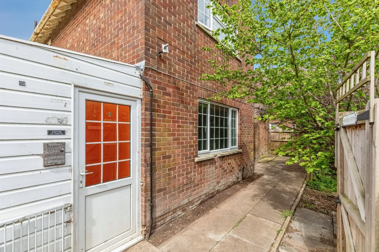 Addington Road, Wellingborough, NN9, photo 16