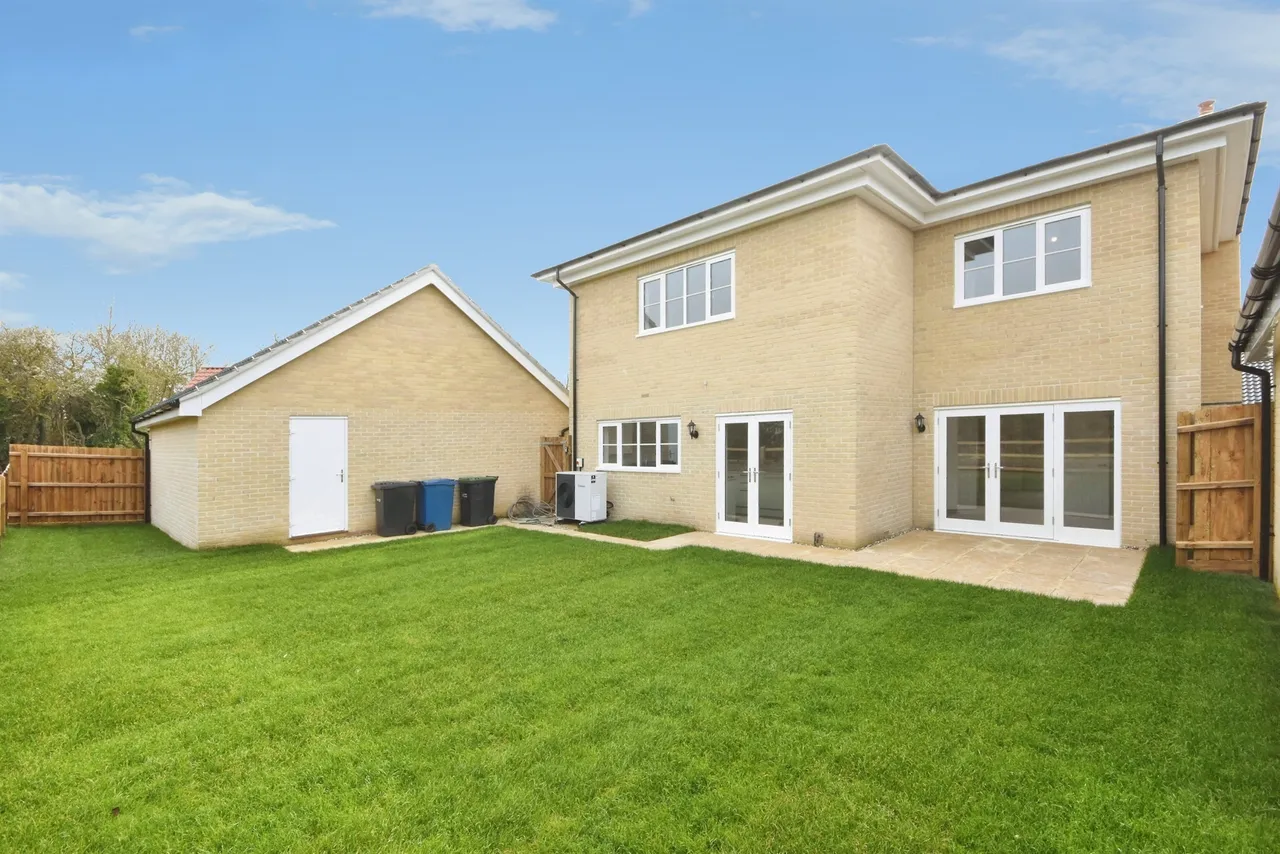 Weavers Way, Clare, Sudbury, photo 12