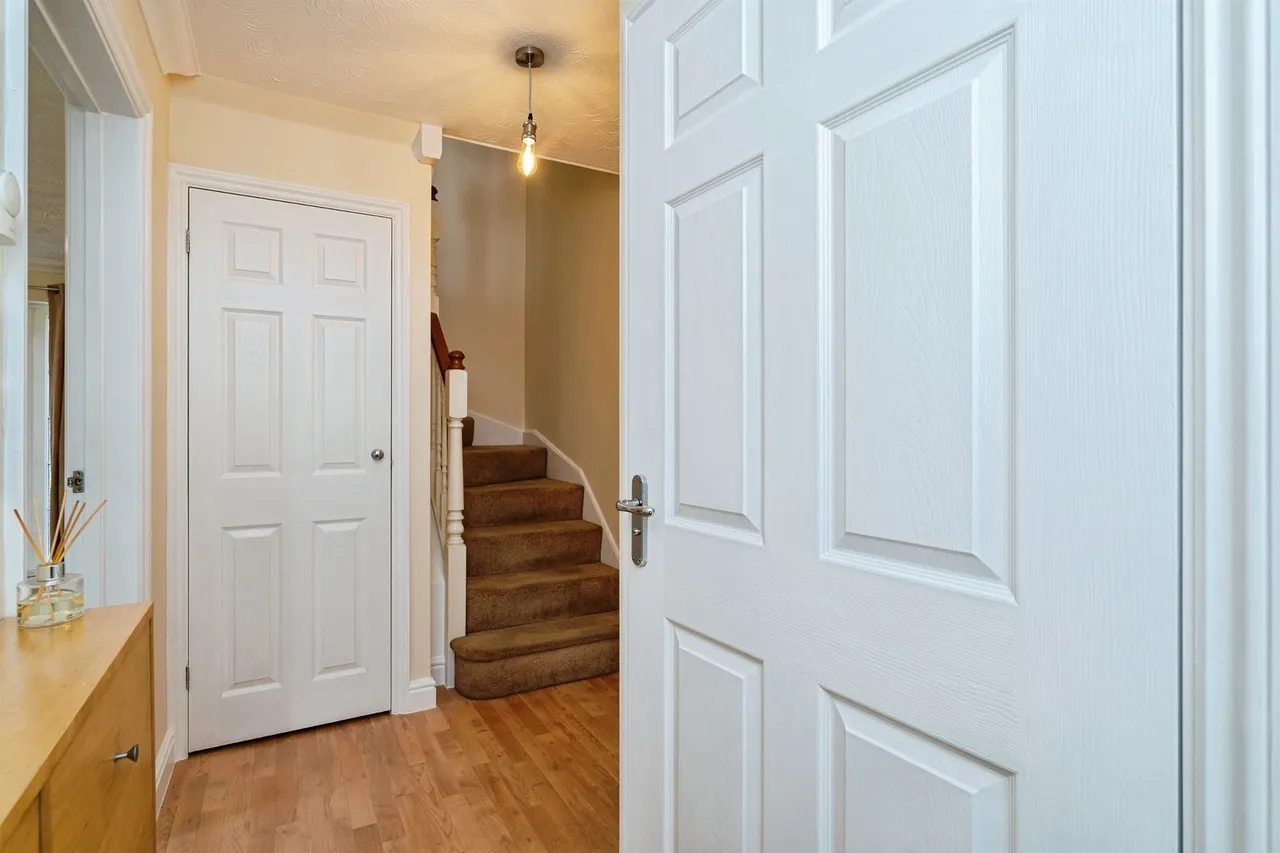 Ensign Way, DISS, photo 5