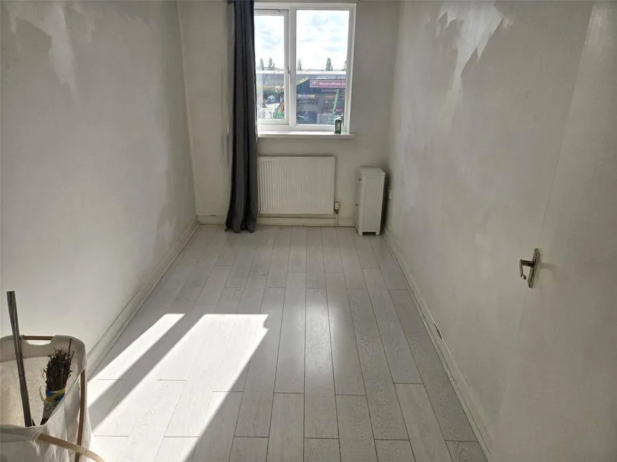 Castle Road, Dagenham, RM9, photo 5