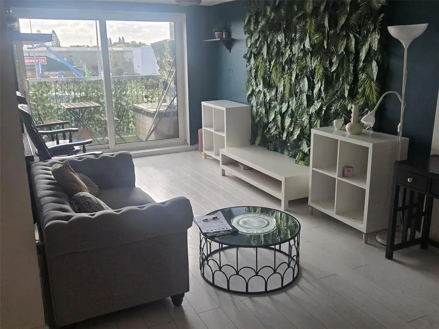 Castle Road, Dagenham, RM9, photo 2