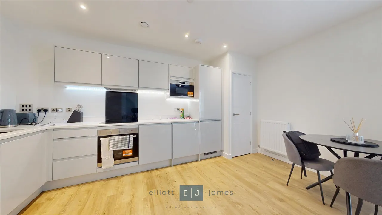 Epping Gate, Borders Lane, Loughton, photo 3