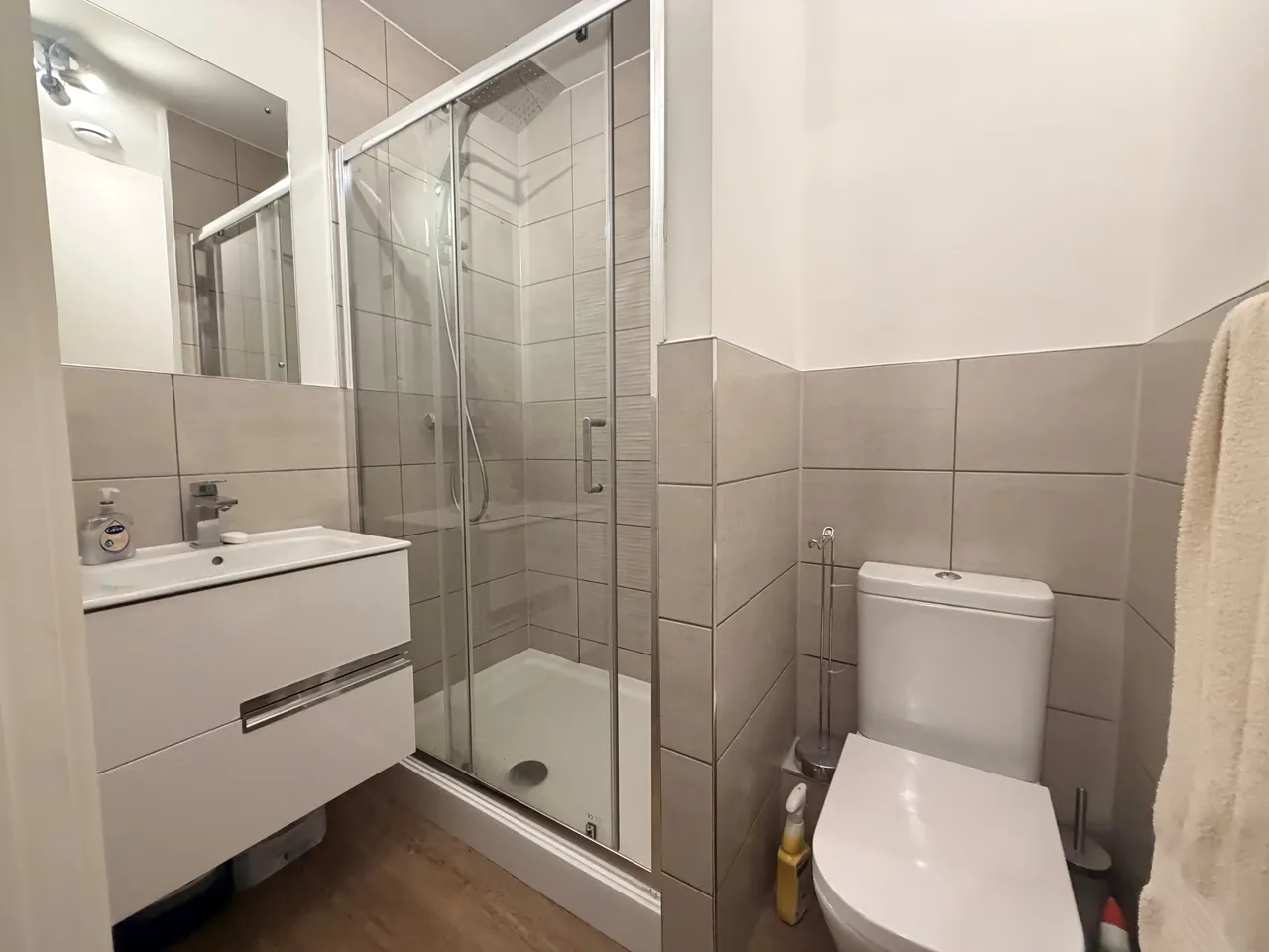 Crossford Court, Dane Road, Sale, photo 2