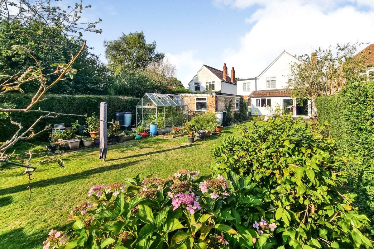 Coleford Bridge Road, Mytchett, Camberley, Surrey, GU16 6DH, photo 2