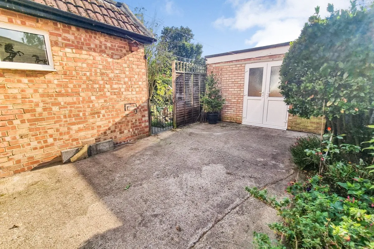 Coleford Bridge Road, Mytchett, Camberley, Surrey, GU16 6DH, photo 24