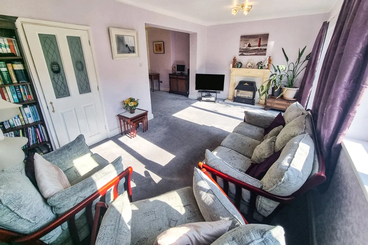 Coleford Bridge Road, Mytchett, Camberley, Surrey, GU16 6DH, photo 8
