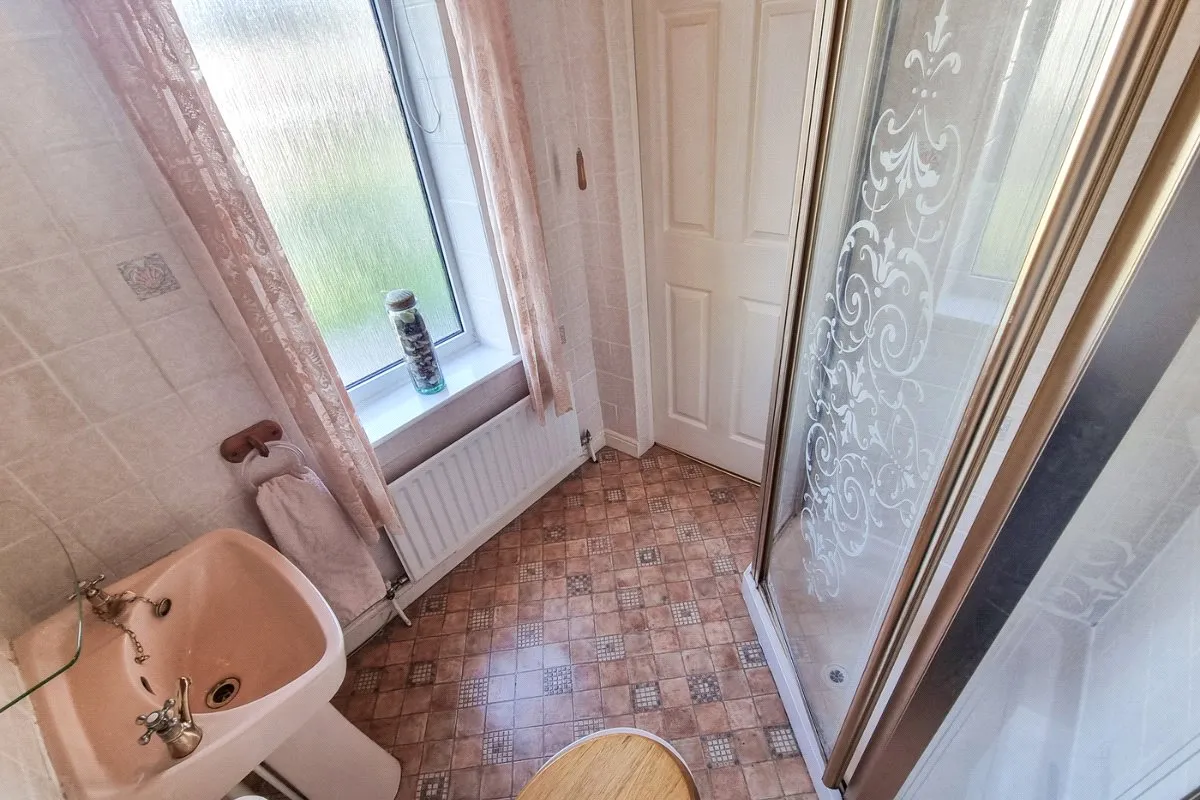 Coleford Bridge Road, Mytchett, Camberley, Surrey, GU16 6DH, photo 15