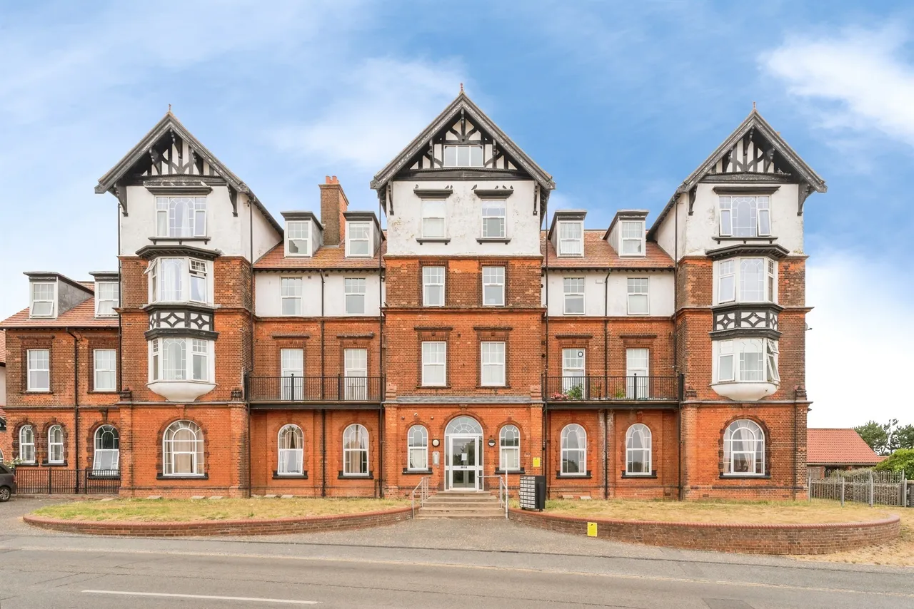 1 bed flat for sale — Cromer Road, Mundesley, Norwich
