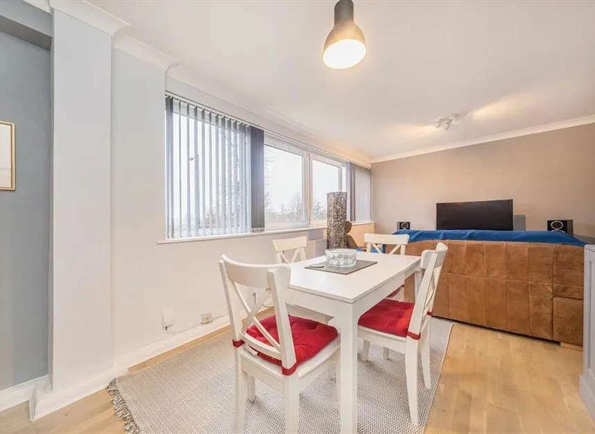 Church Grove, Hampton Wick, KT1, photo 3