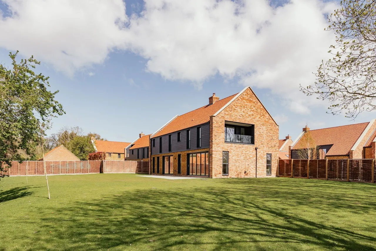 4 bed house for sale, Refined Family Living on a Generous P