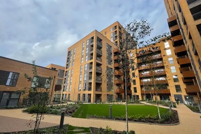 East Acton Lane, London, W3, photo 12