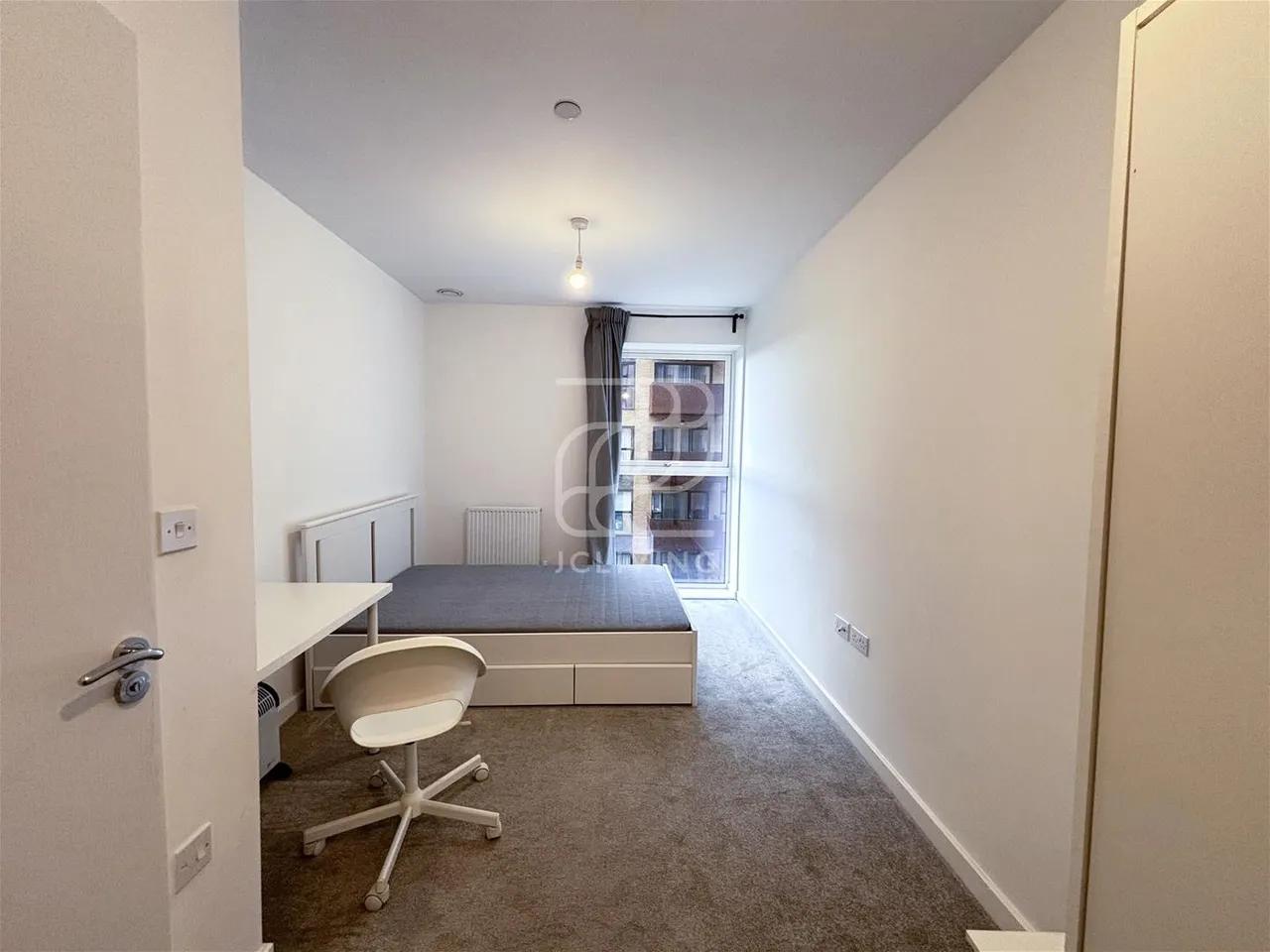 East Acton Lane, London, W3, photo 6