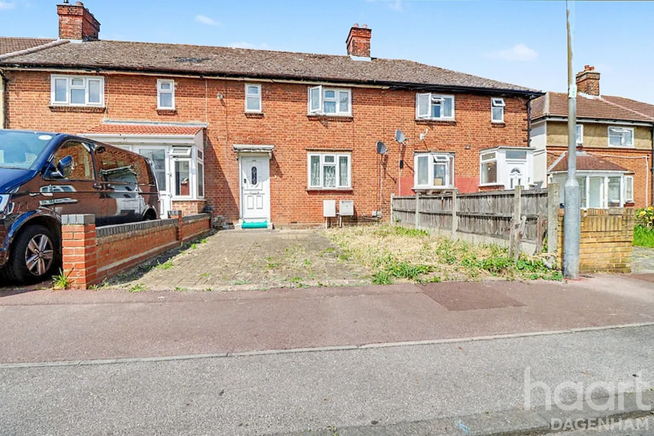 3 bed house for sale, Crescent Road, Dagenham, RM10