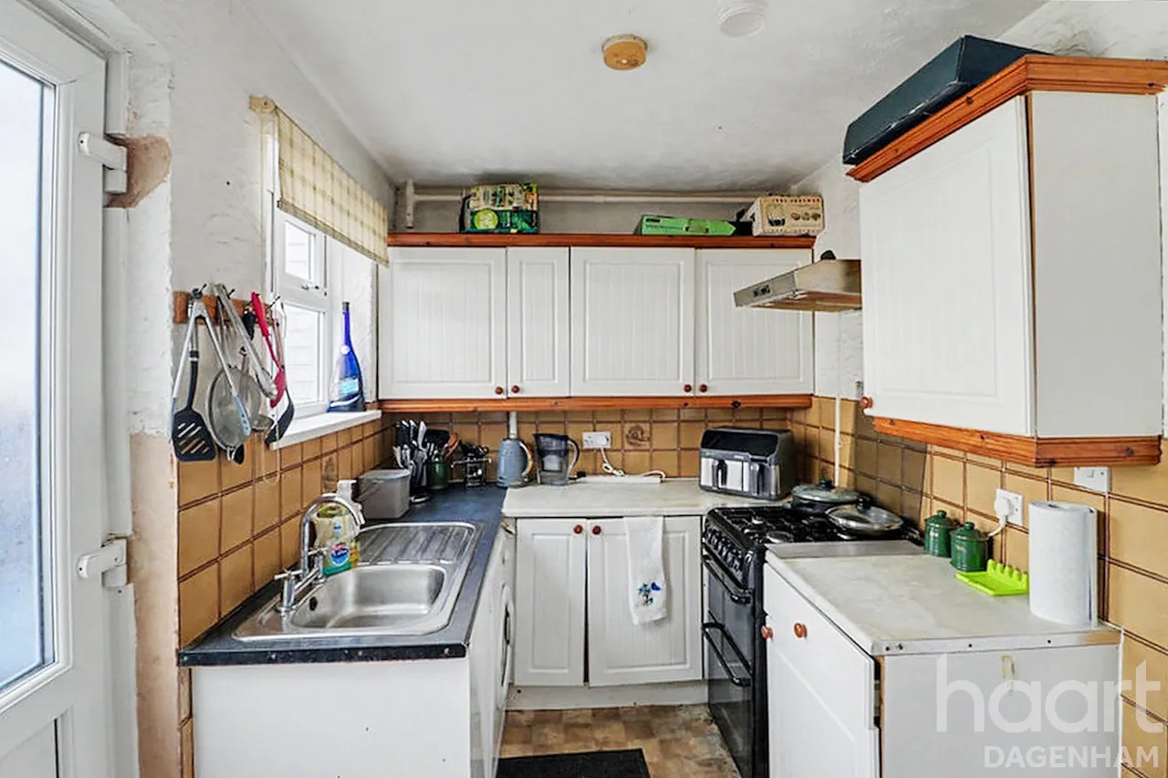 Crescent Road, Dagenham, RM10, photo 4