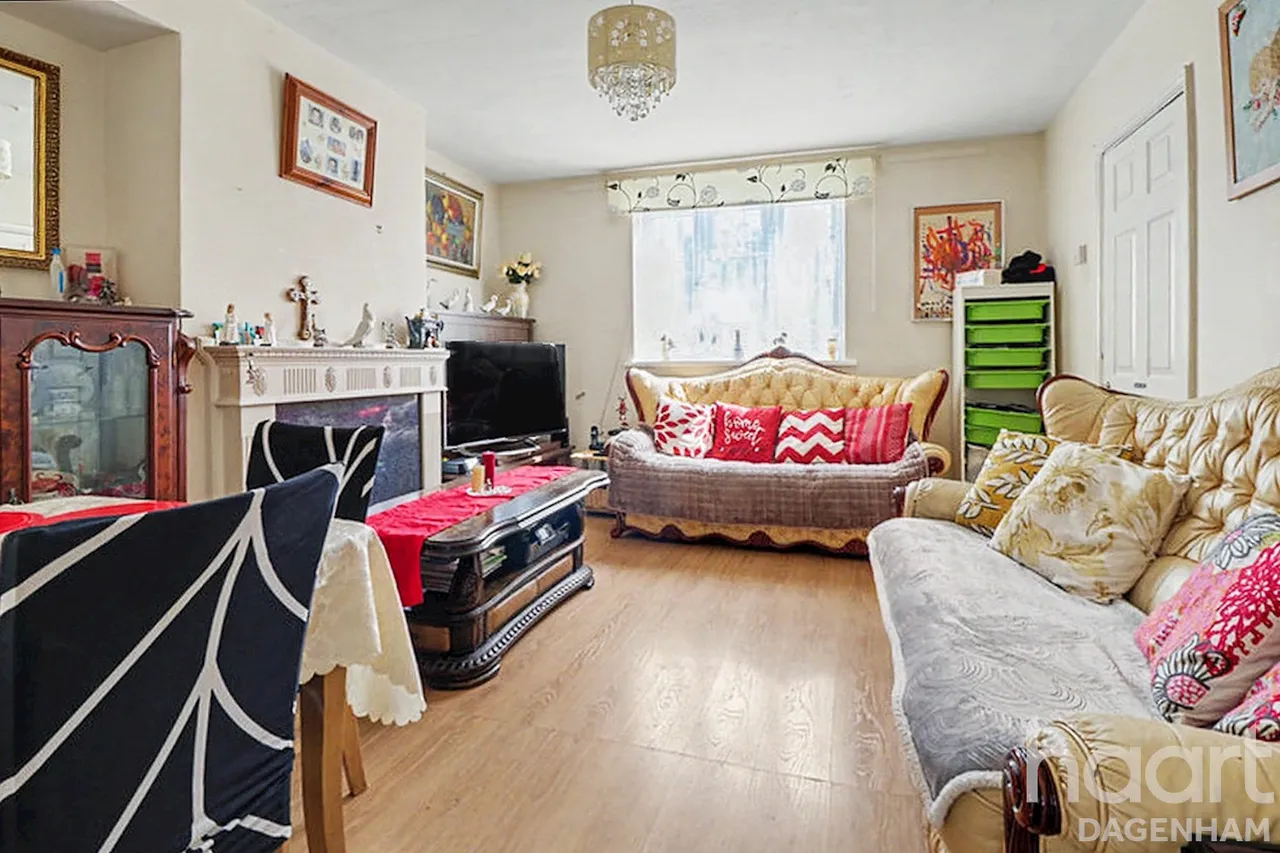 Crescent Road, Dagenham, RM10, photo 2