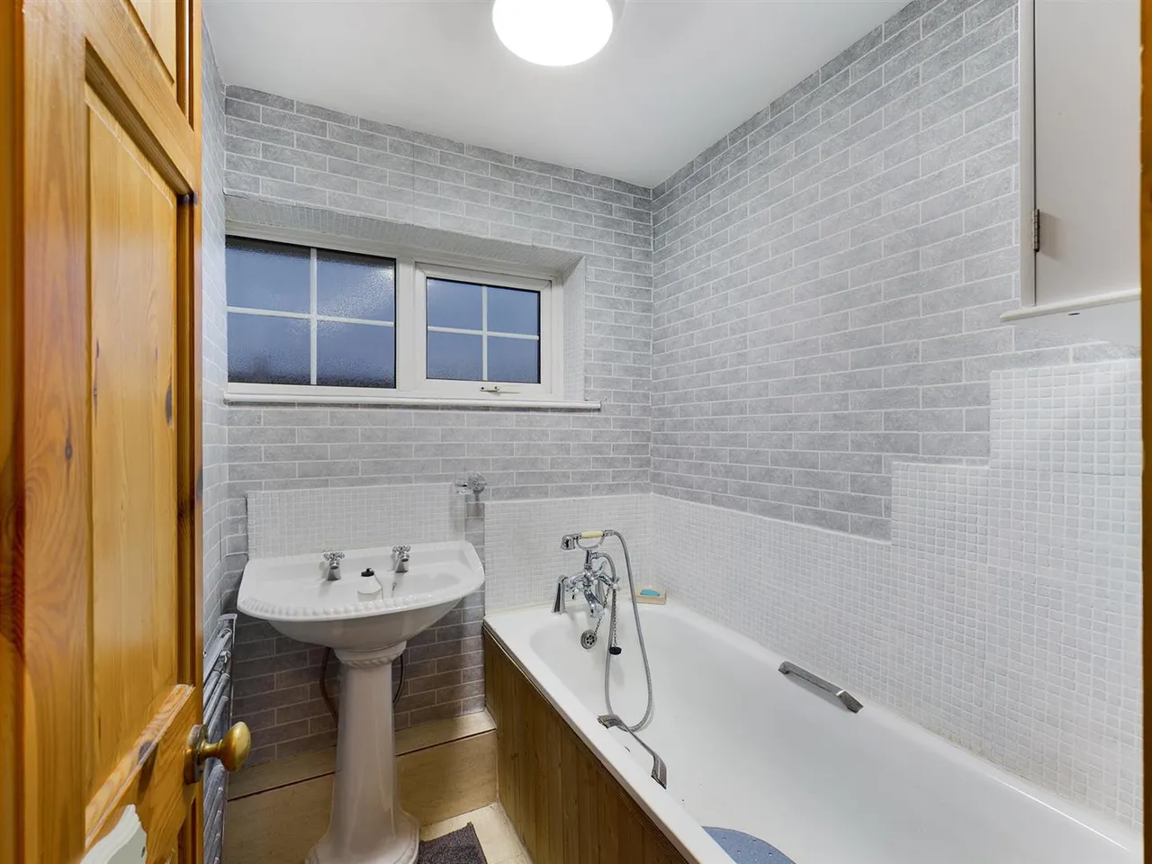 Cherry Lane, Langley Green, RH11, photo 9