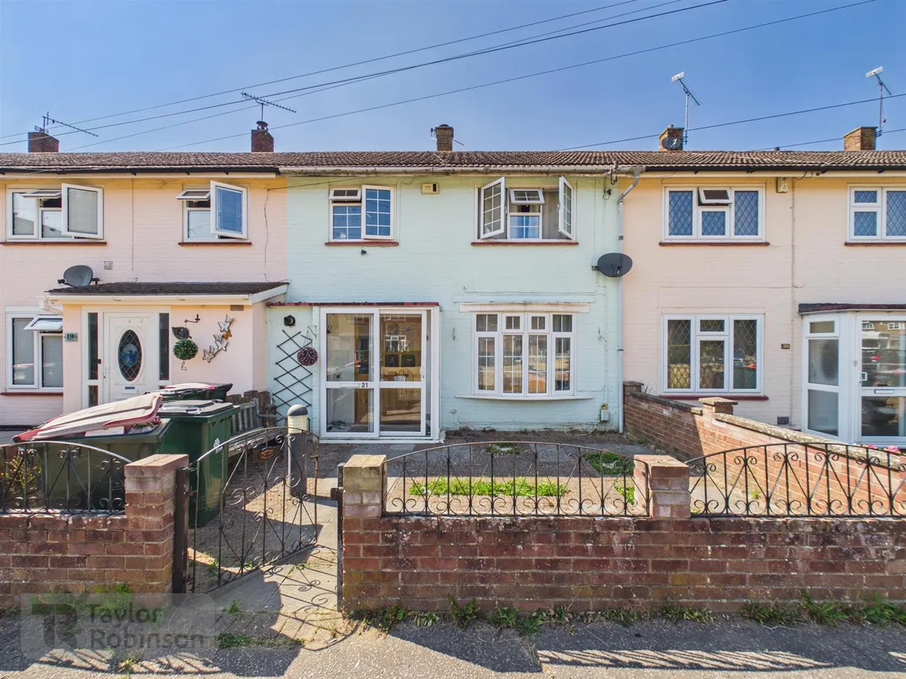 3 bed property for sale, Cherry Lane, Langley Green, RH11