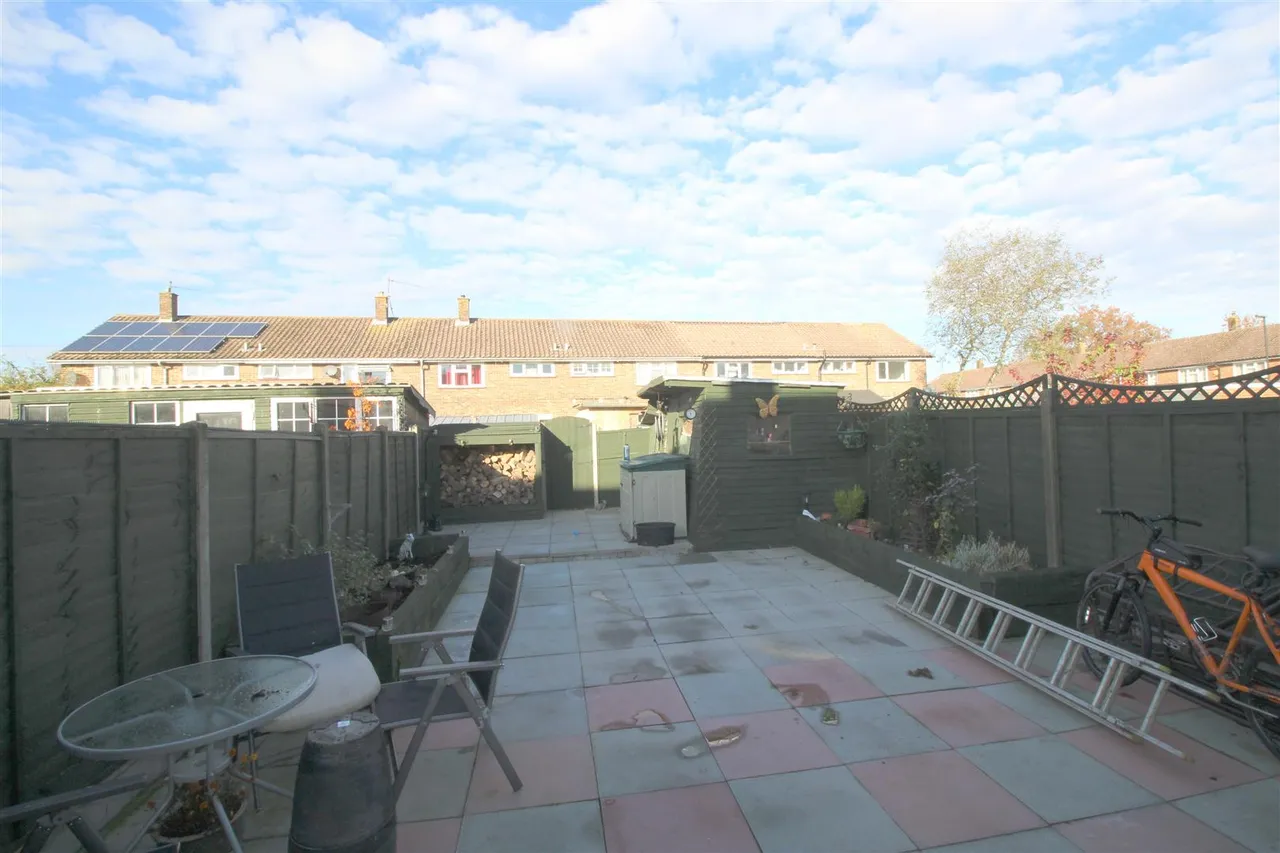 Cherry Lane, Langley Green, RH11, photo 8