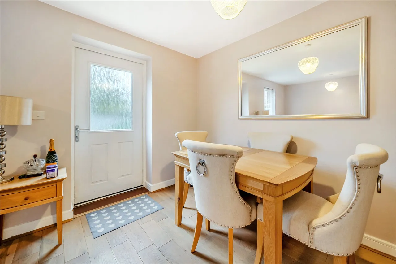 Lucas Drive, West End, Woking, Surrey, GU24 9GG, photo 4