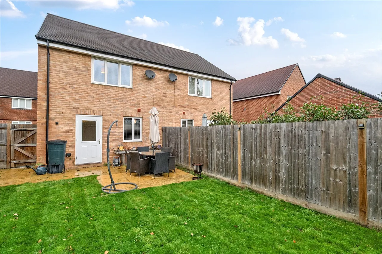 Lucas Drive, West End, Woking, Surrey, GU24 9GG, photo 11