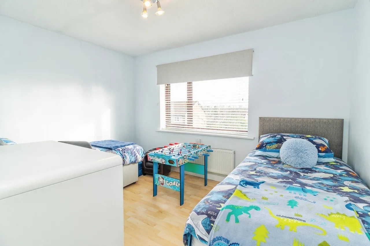 Stamford Avenue, Springfield, Milton Keynes, Buckinghamshire, MK6, photo 12