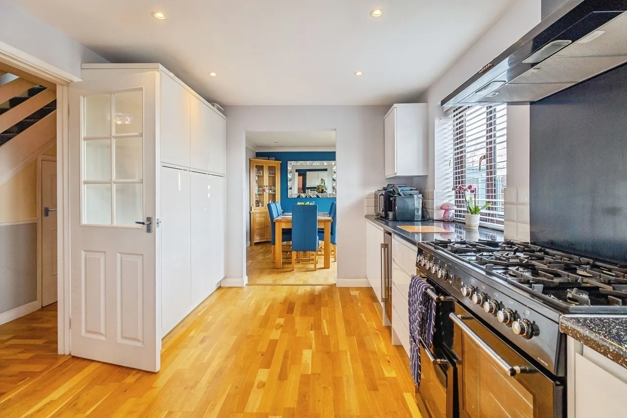 Stamford Avenue, Springfield, Milton Keynes, Buckinghamshire, MK6, photo 6