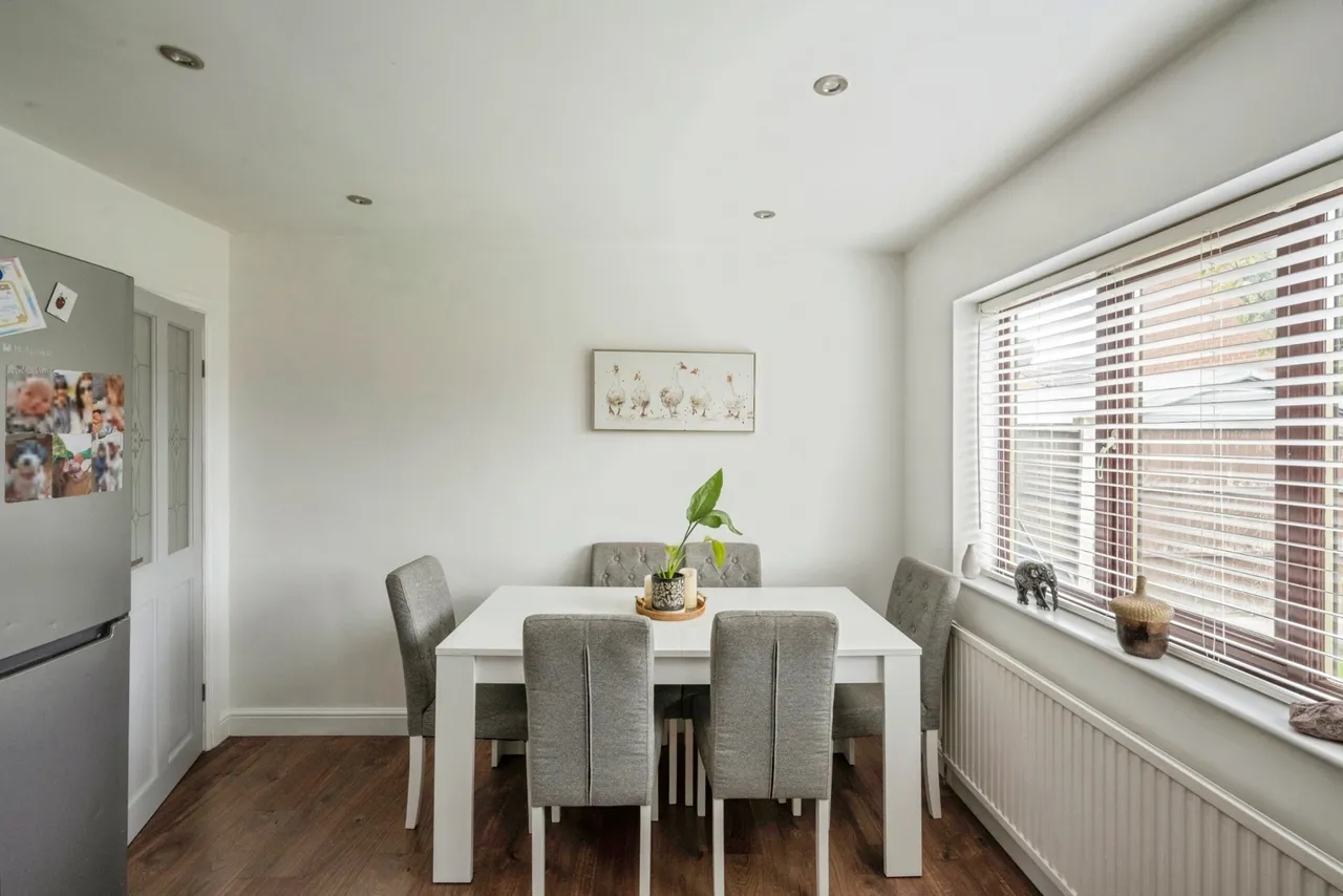 Hallview Road, Rossington, Doncaster, South Yorkshire, DN11, photo 3