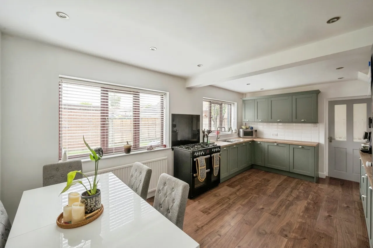 Hallview Road, Rossington, Doncaster, South Yorkshire, DN11, photo 2