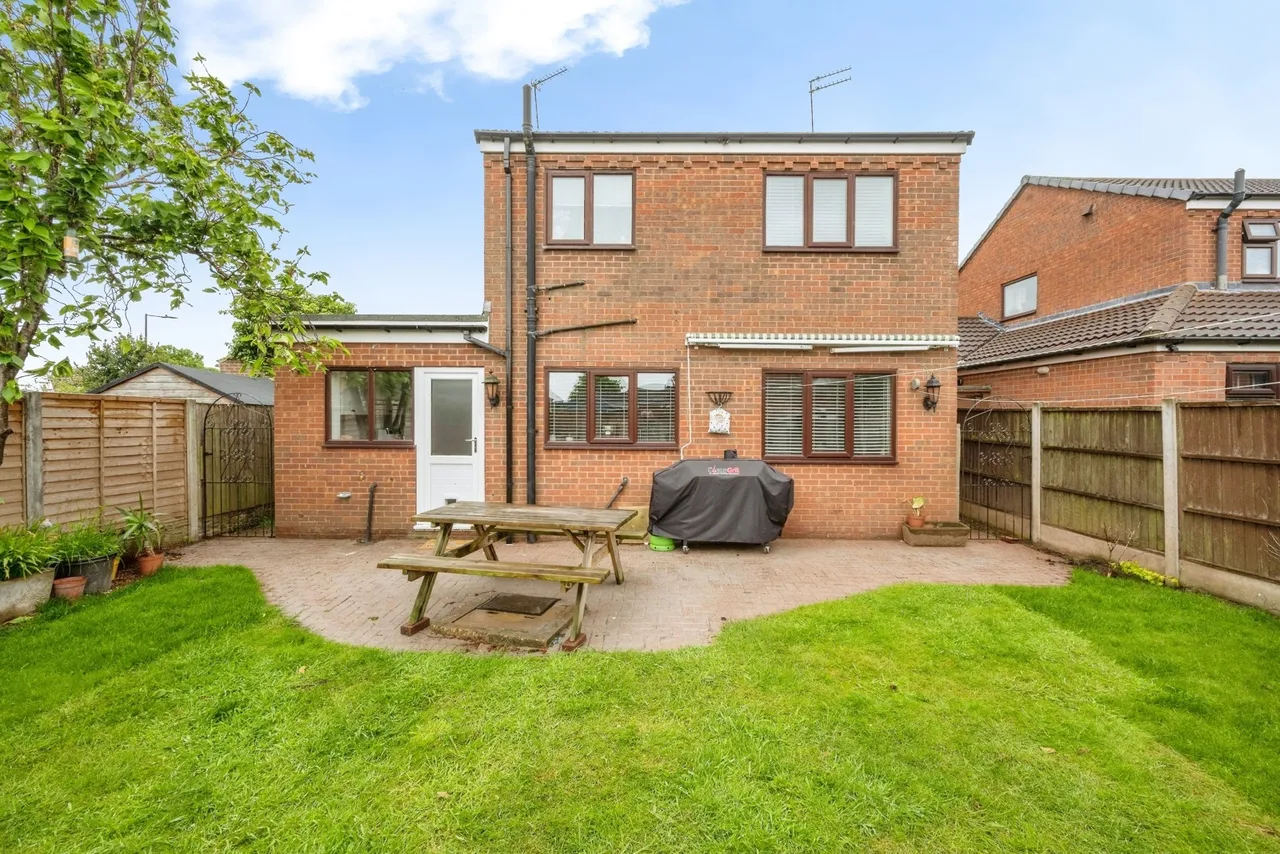 Hallview Road, Rossington, Doncaster, South Yorkshire, DN11, photo 17