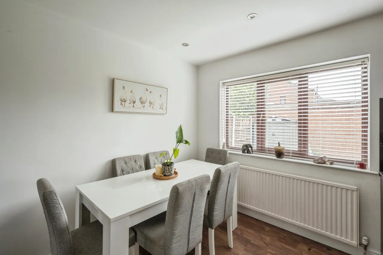 Hallview Road, Rossington, Doncaster, South Yorkshire, DN11, photo 8