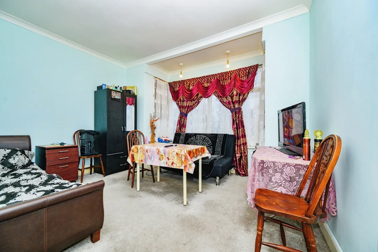 Hillborough Road, Luton, Bedfordshire, LU1, photo 2