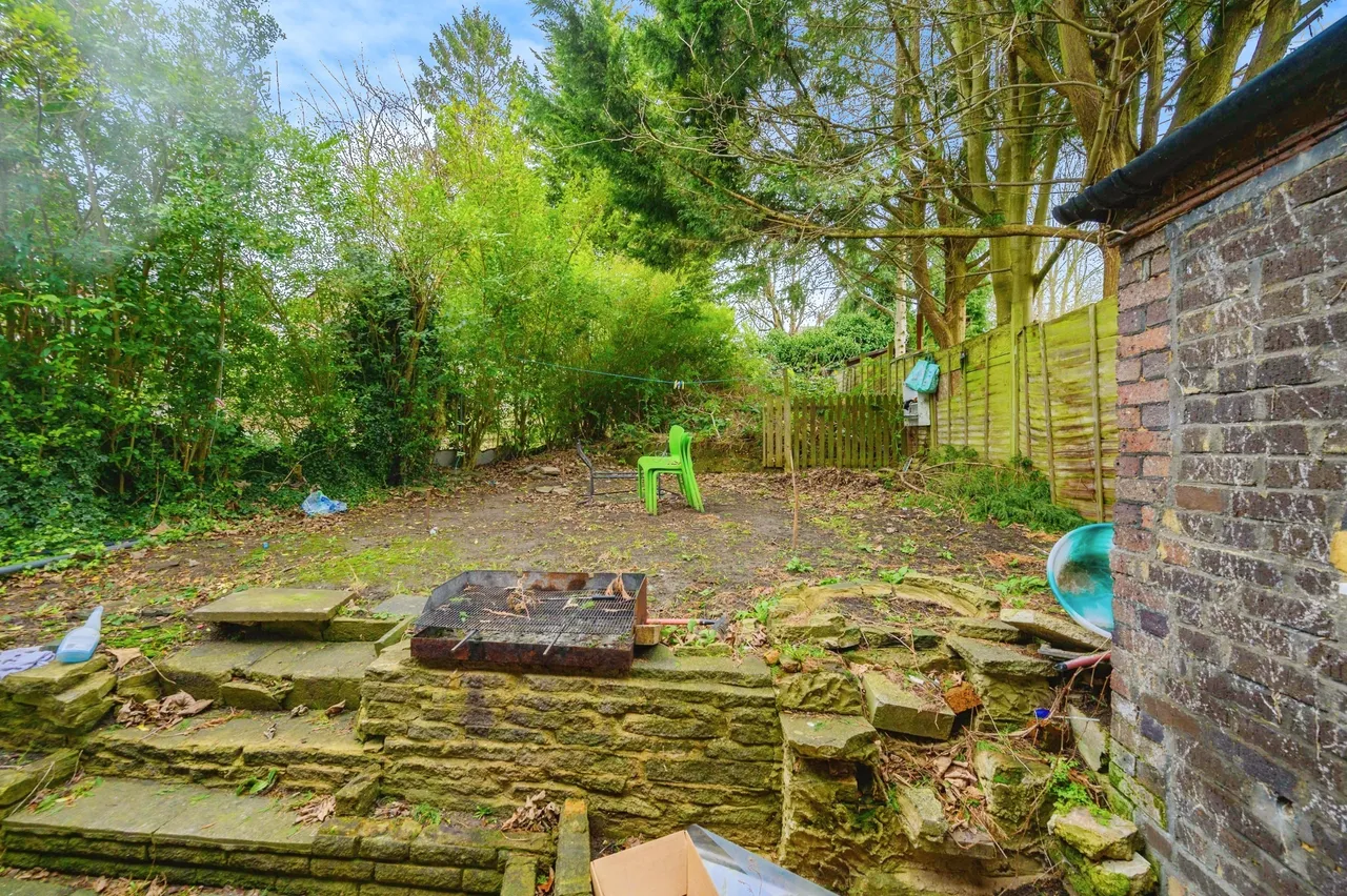 Hillborough Road, Luton, Bedfordshire, LU1, photo 9