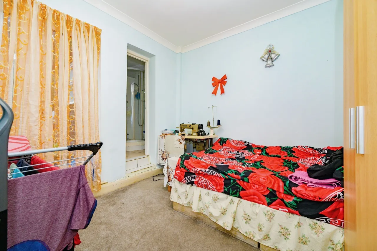 Hillborough Road, Luton, Bedfordshire, LU1, photo 5