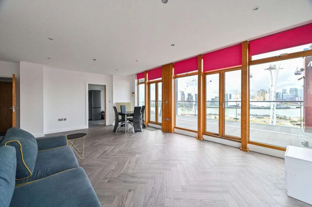 Hanover Avenue, London, E16, photo 15