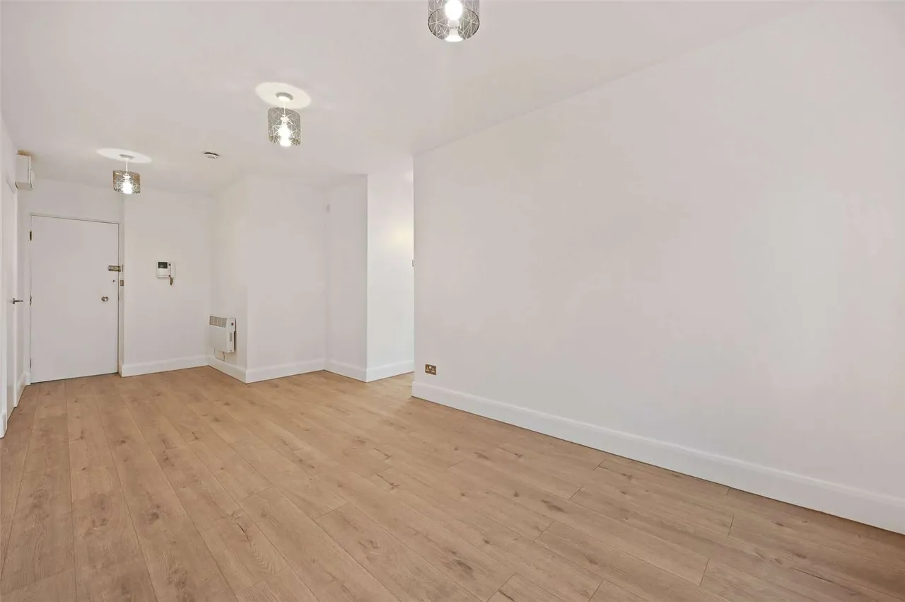 Exchange Road, Watford, Hertfordshire, WD18 0QU, photo 5