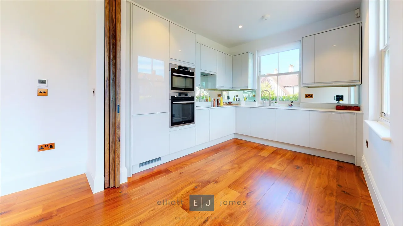 Connaught Avenue, Loughton, IG10, photo 3