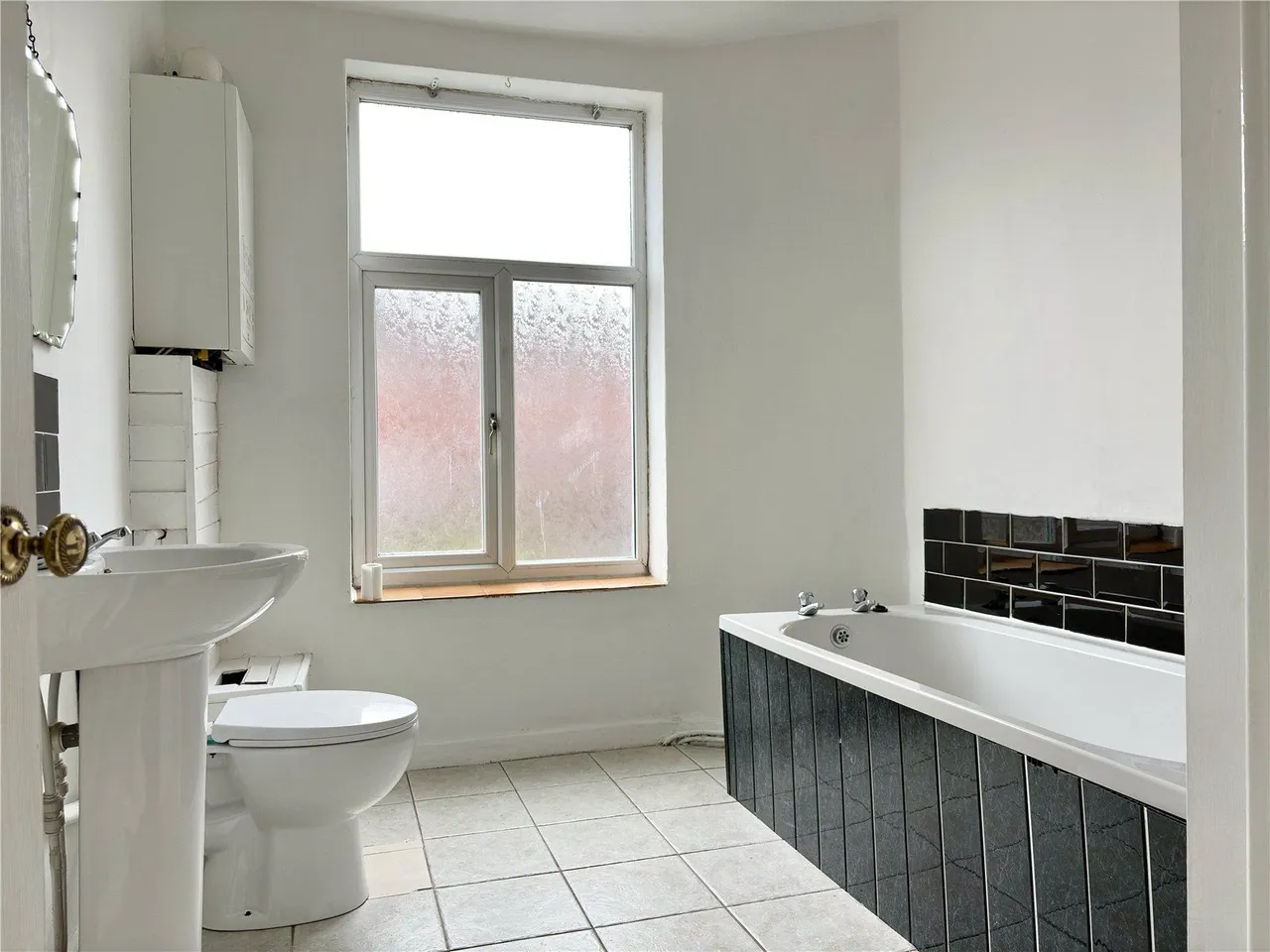 Fields New Road, Chadderton, OL9, photo 8