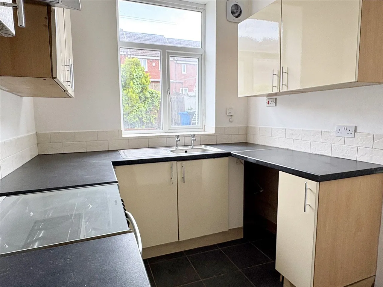 Fields New Road, Chadderton, OL9, photo 6