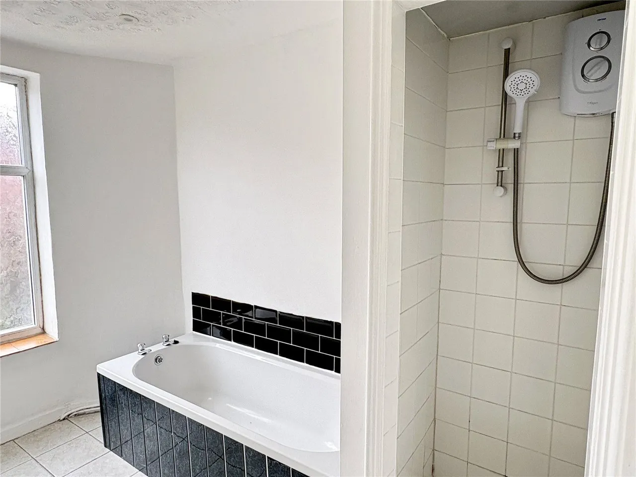 Fields New Road, Chadderton, OL9, photo 9