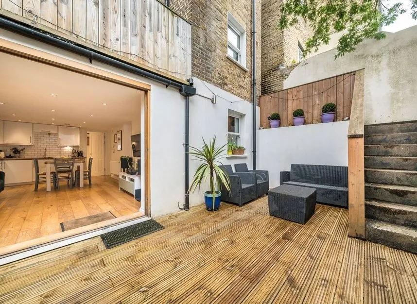 2 bed flat for sale — Bird In Bush Road, Peckham, SE15