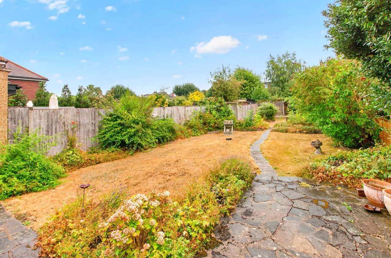 Crabtree Lane, Harpenden, photo 11