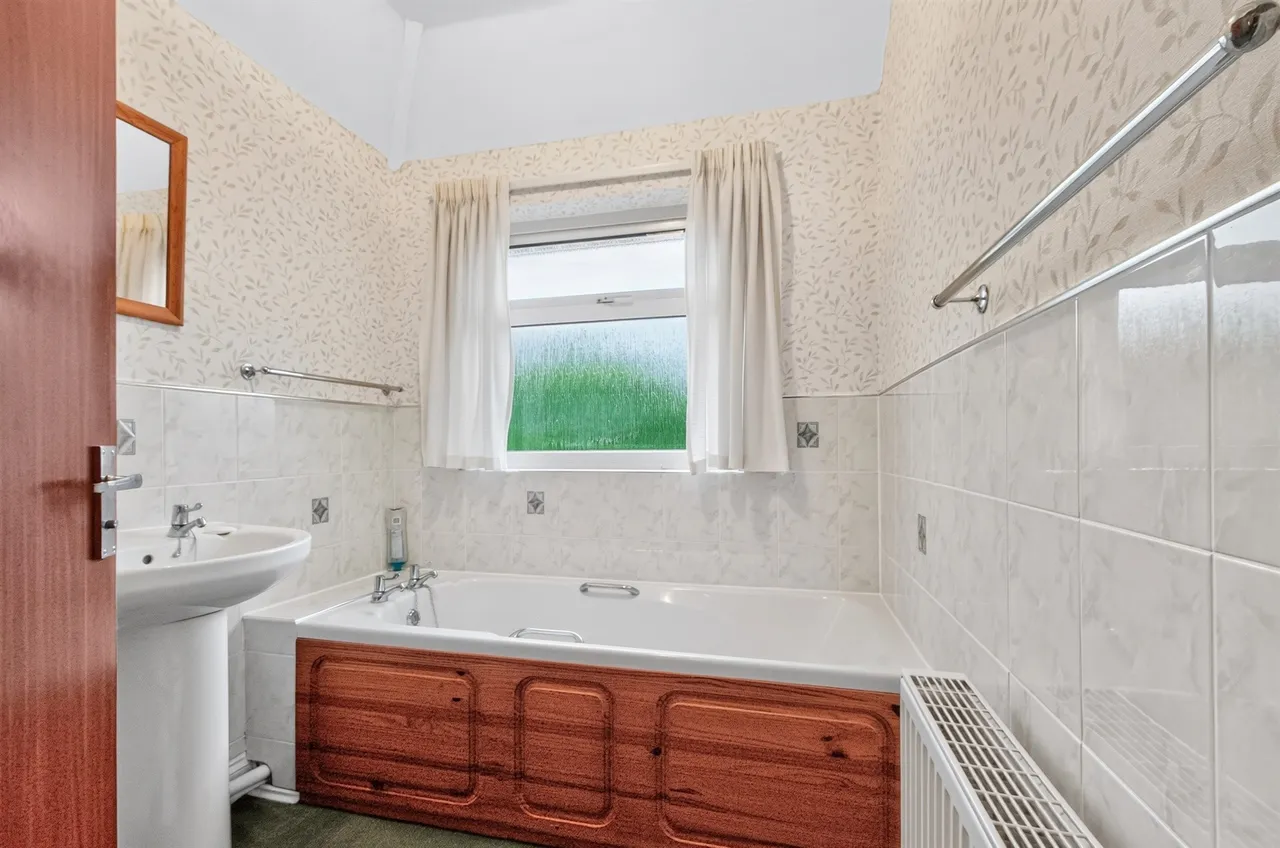 Crabtree Lane, Harpenden, photo 7