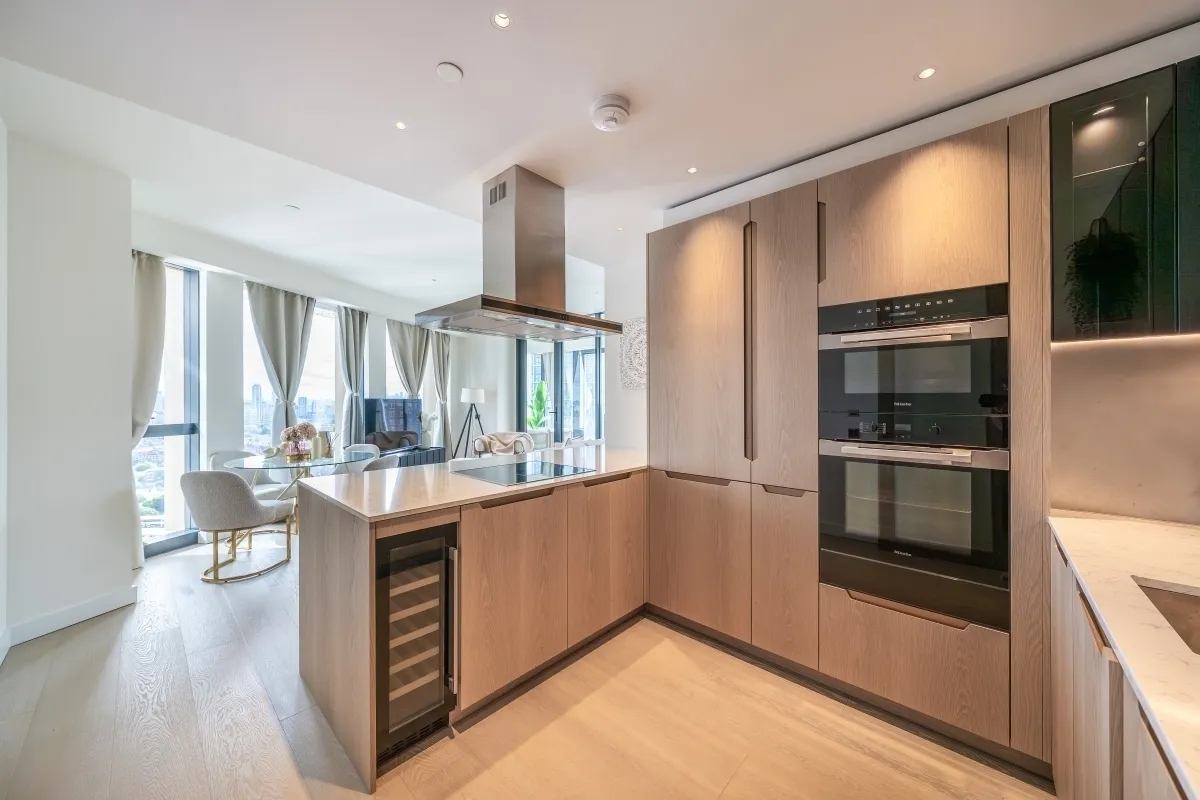 Nine Elms Lane London SW8, photo 2