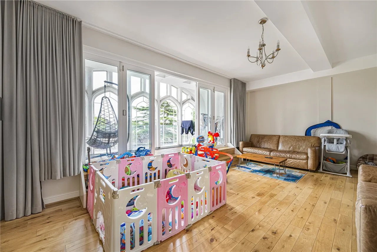 Chapel Drive, Dartford, DA2, photo 31