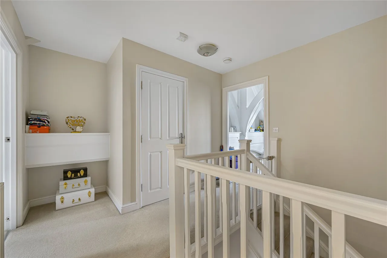 Chapel Drive, Dartford, DA2, photo 17