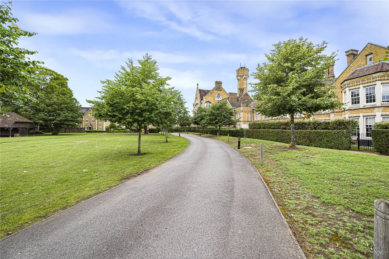 Chapel Drive, Dartford, DA2, photo 26