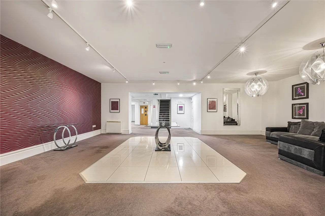 Chapel Drive, Dartford, DA2, photo 12